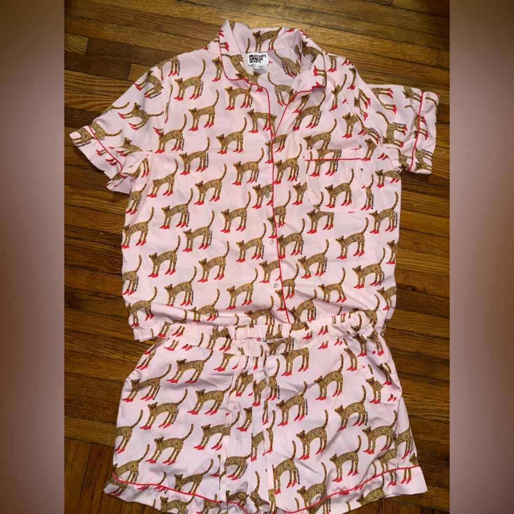 Bouffants Broken Hearts Pajama Set Womens Large Pink Cheetah in Heels Top Shorts